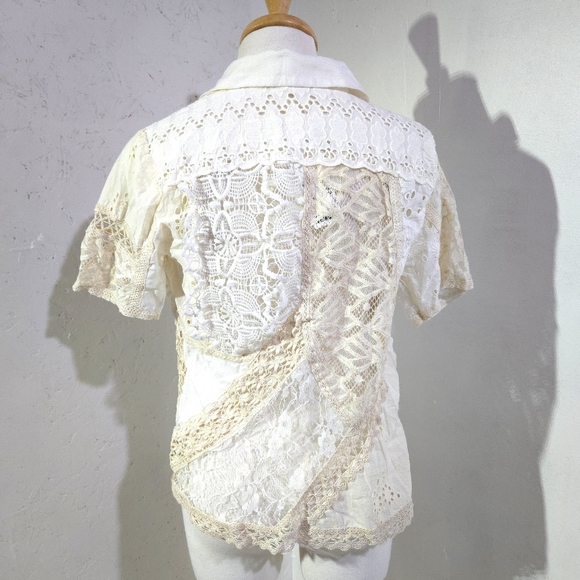 Kimchi Blue | Elegant Cream Lace Patchwork Women's Button Up Top - Picture 6 of 10
